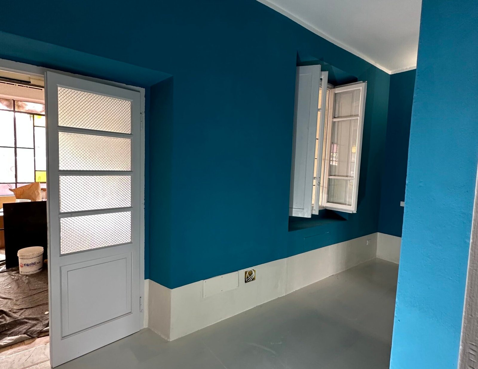 Ristrutturazione completa di appartamento a Milano con posa parquet e finiture moderne