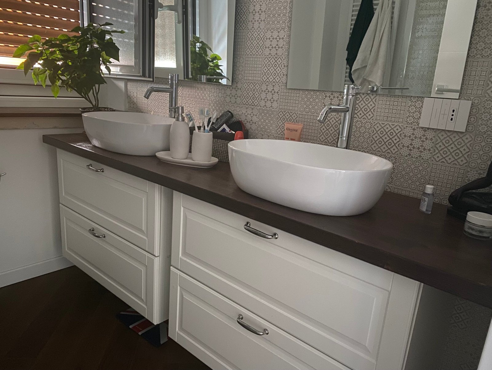 Ristrutturazioni a Milano e in Lombardia · Team di professionisti qualificati · Servizio chiavi in mano completo · Esperienza ventennale nel settore · Serramenti.milano e provincia