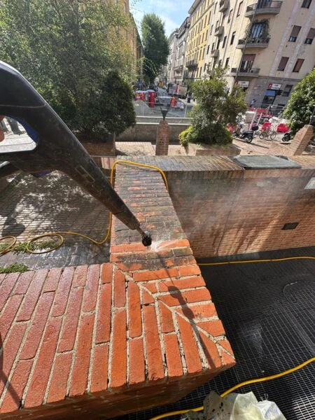 Lavaggio chimico facciata condominiale